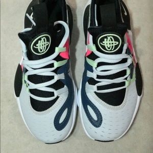 Nike Huarache Platinum/Wht/Black Boy's Sneaker